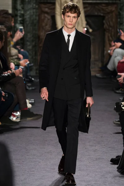 Look 22